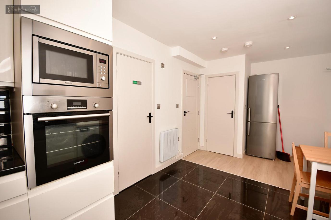 Morden Stratford 1 With Shared Bathroom * Londra