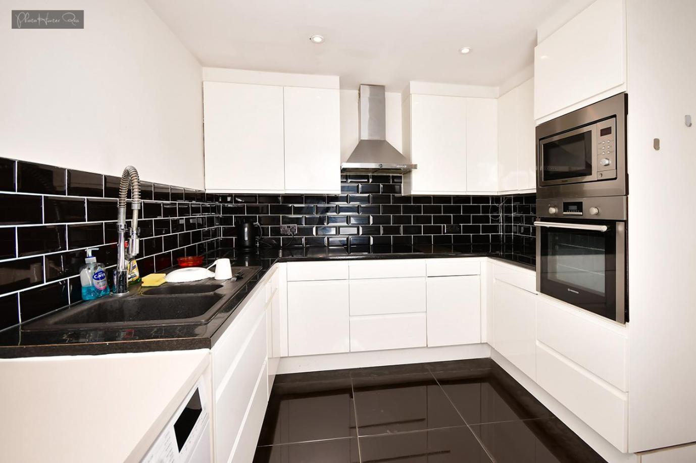 Morden Stratford 1 With Shared Bathroom * Londra