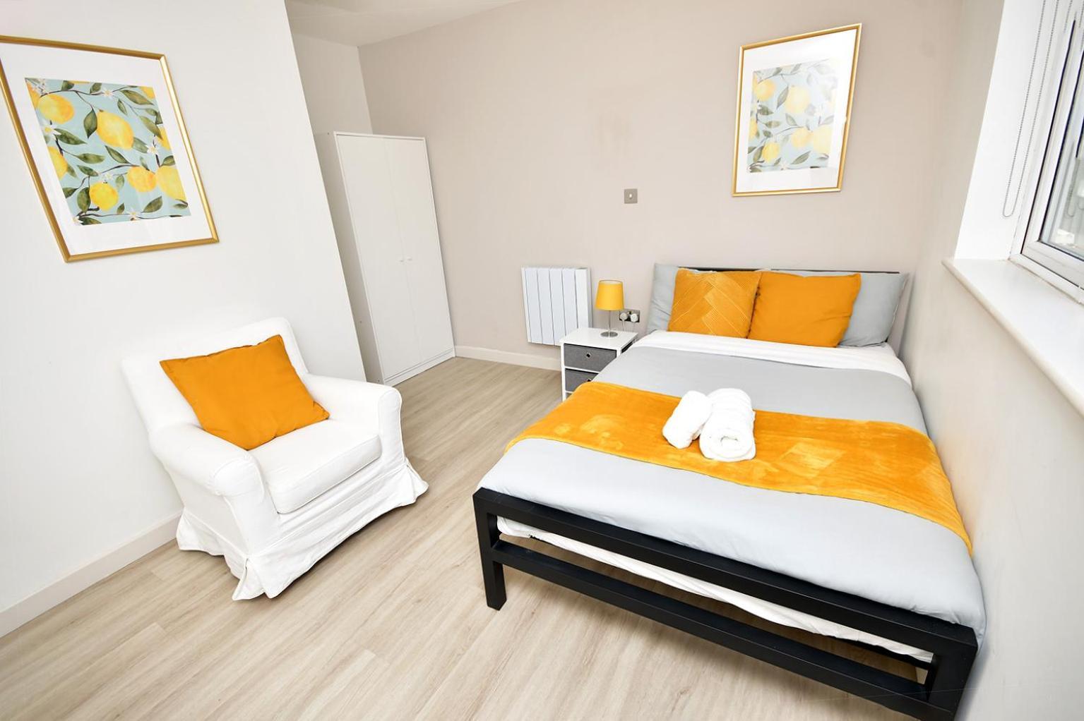 Gasthof Morden Stratford 1 With Shared Bathroom