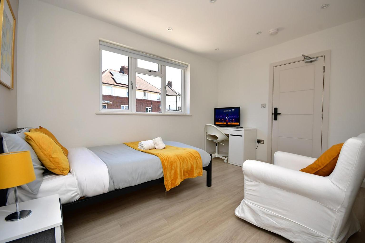 Gasthof Morden Stratford 1 With Shared Bathroom